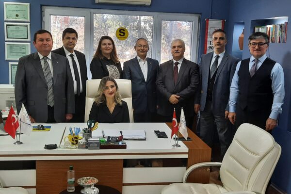 Aradığın Ev Gayrimenkul Ekibimiz